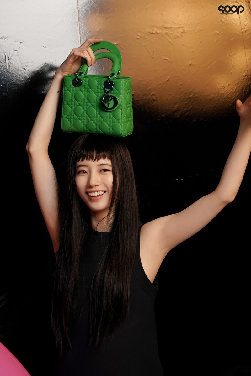 220411 SOOP Naver Post - Bae Suzy - Marie Claire Photoshoot Behind documents 4