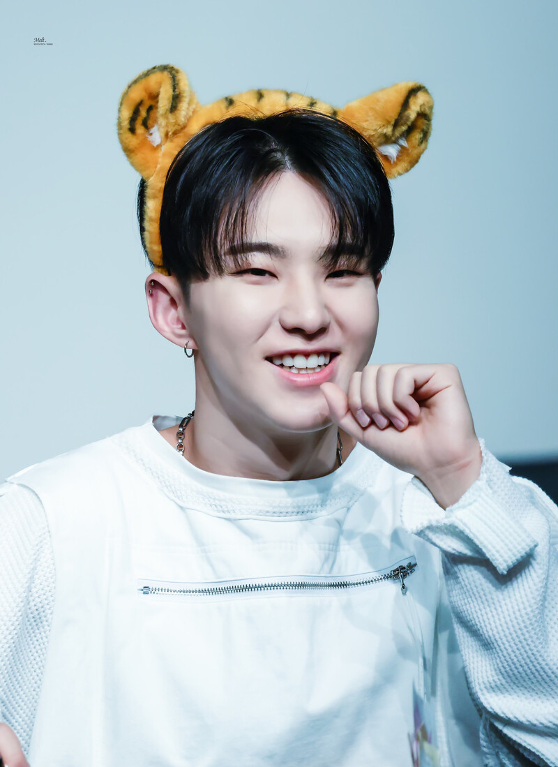 230506 SEVENTEEN Hoshi at Joeun Music Fansign Event documents 16