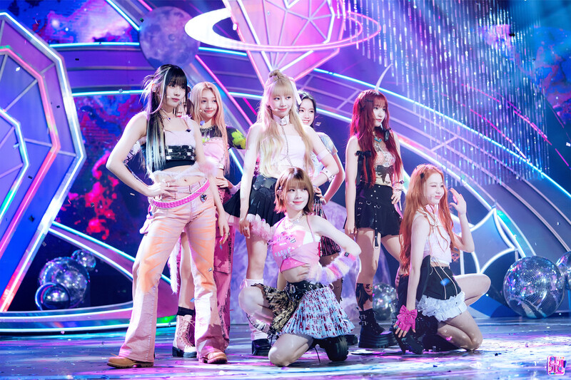 240331 UNIS - 'SUPERWOMAN' at Inkigayo documents 1