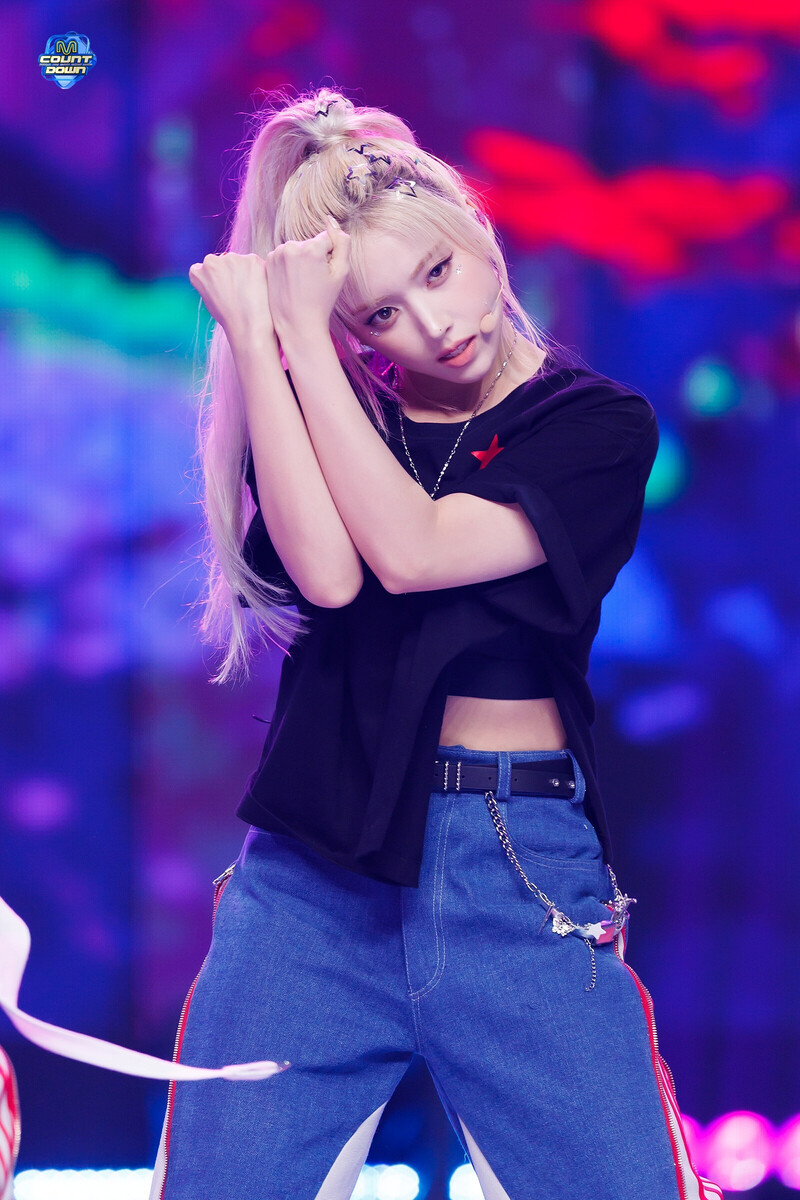 240912 NMIXX Jiwoo - 'See that?' at M COUNTDOWN documents 1