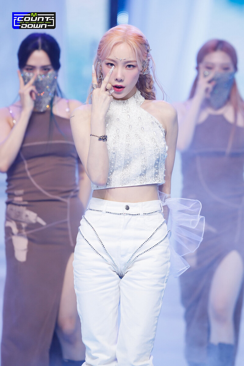 220217 Taeyeon - 'INVU' at M Countdown documents 16