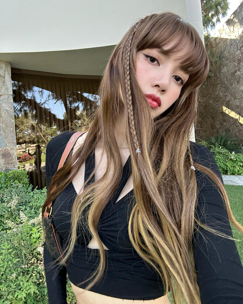 230428 - LISA Instagram Update documents 14