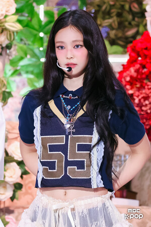 241019 JENNIE - 'Mantra' at Music Core