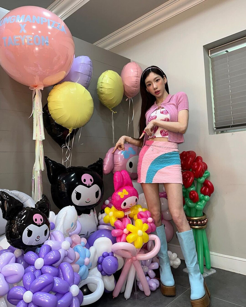 230806 Taeyeon Instagram Update documents 3