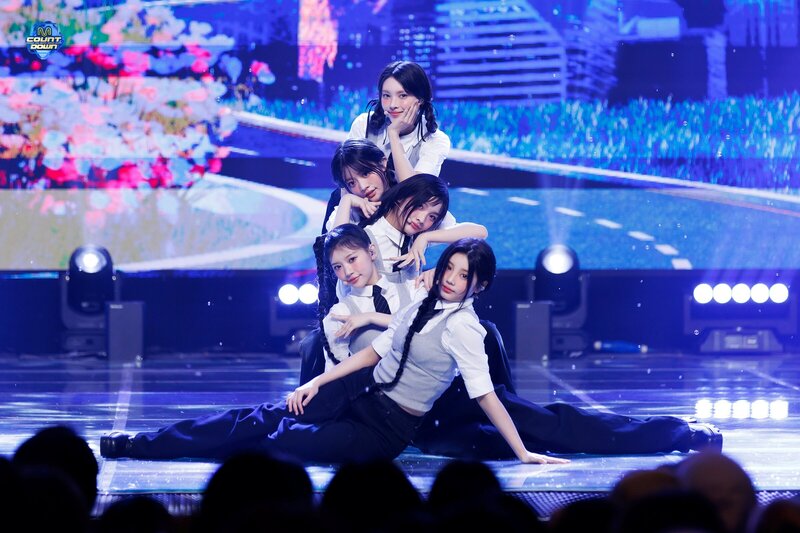240328 ILLIT - 'Magnetic' and 'My World' at M Countdown documents 10