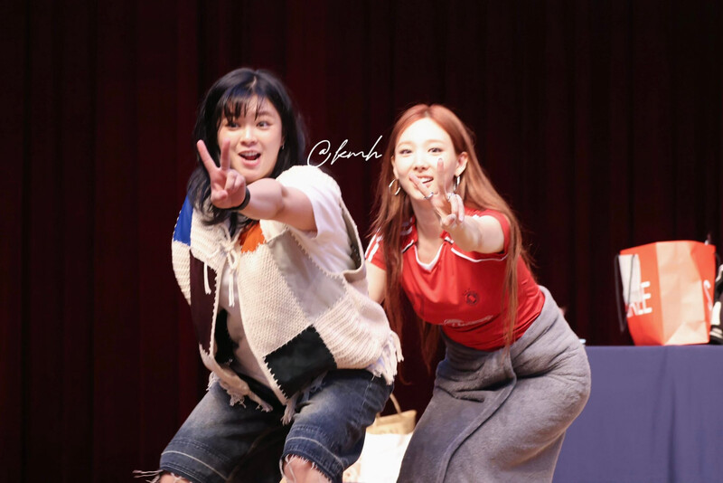 240623 TWICE Nayeon & Jeongyeon - JYP Shop Fansign documents 1