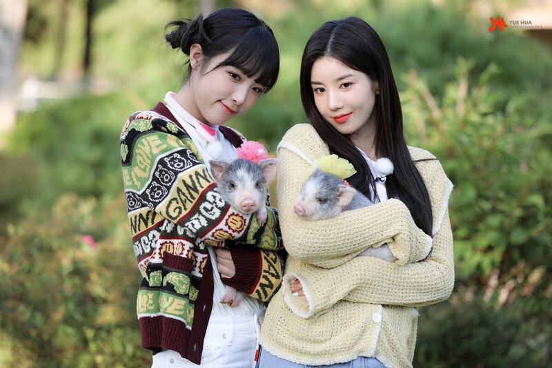 211013 Yuehua Naver Post - Yena & Eunbi - Animal Detective Behind documents 1