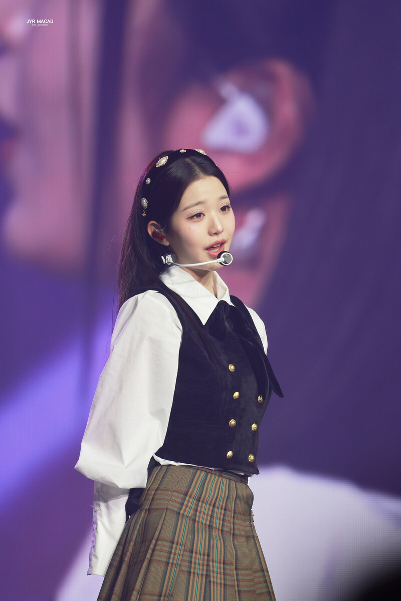 230212 IVE Wonyoung - The First Fan Concert 'The Prom Queens' Day 2 documents 9