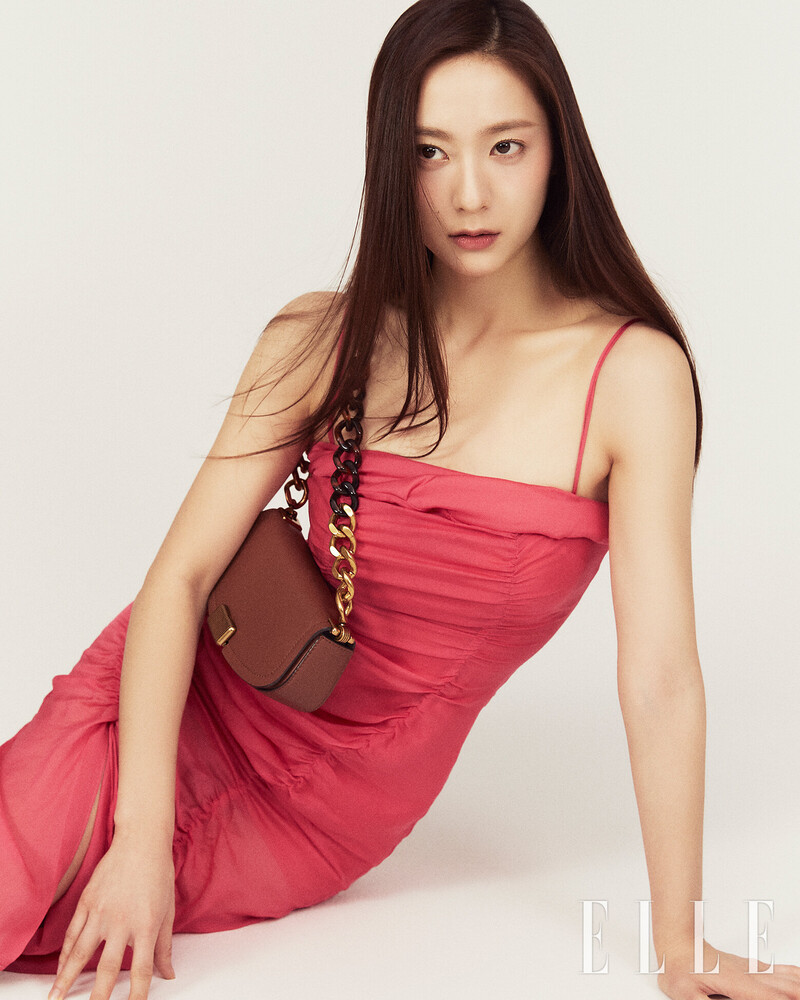 Krystal for ELLE Korea Digital Edition x CHARLES & KEITH April Issue 2022 documents 5