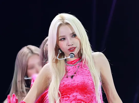 221108 (G)I-DLE Soyeon - Genie Music Awards | kpopping