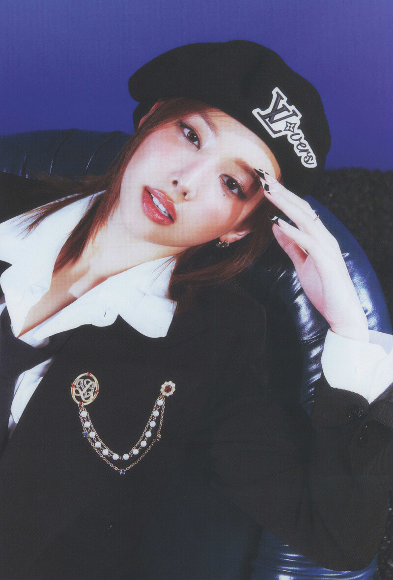 NAYEON 2nd Mini Album 'NA'  SCAN Photobook documents 16