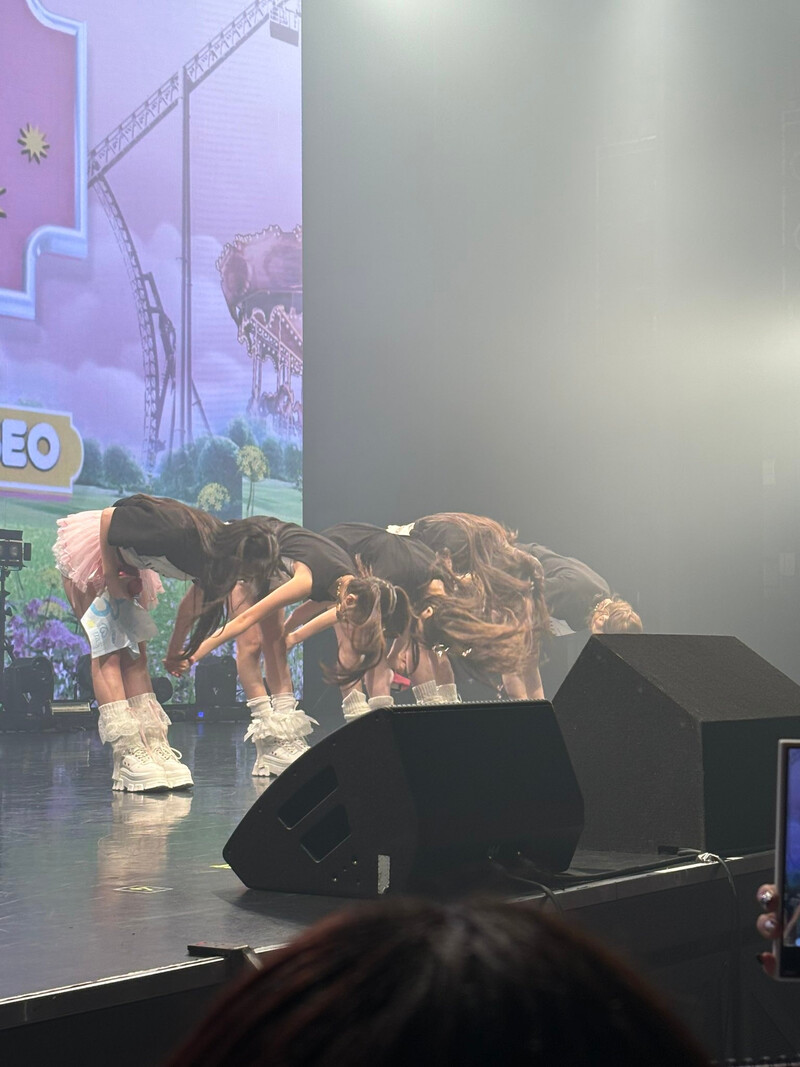 241112 WOOAH - at "2024 WOOAH Japan 2nd Concert 'WOOAH-LAND AGAIN' in Tokyo, Japan" documents 4