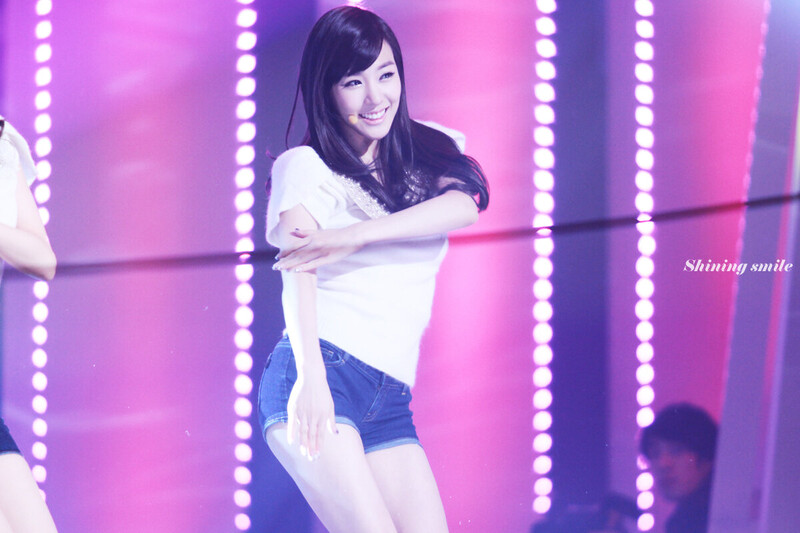 111230 Girls' Generation Tiffany at KBS Song Festival documents 2