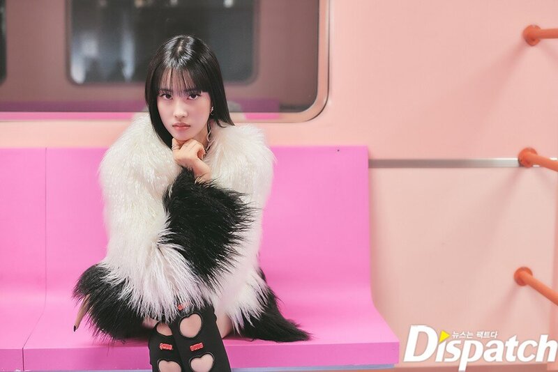 220222 STAYC Yoon - 2nd Mini Album 'YOUNG-LUV.COM' Promotion Photoshoot by Dispatch documents 5