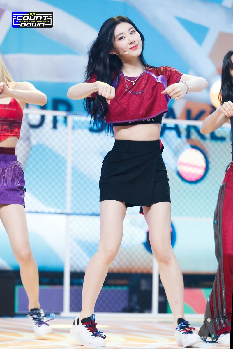 220721 ITZY Chaeryeong - 'SNEAKERS' at M Countdown documents 2
