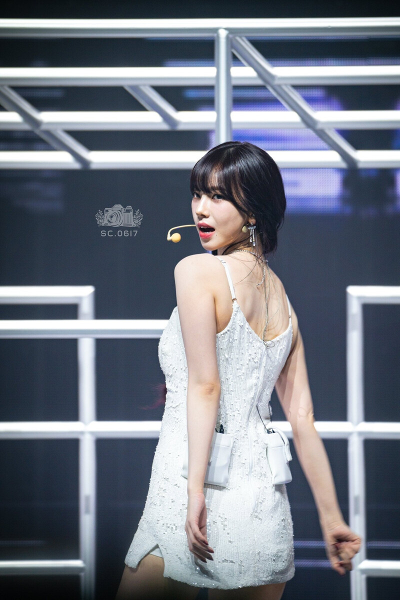 240922 aespa Karina - ‘SYNK : Parallel Line’ Tour in Macau Day 2 documents 1