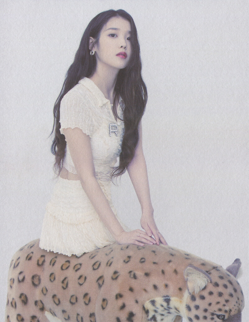 IU 2022 Season's Greetings (Scans) documents 2