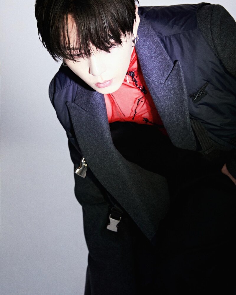 Yong Junhyung for MAPS Korea December 2022 issue documents 3