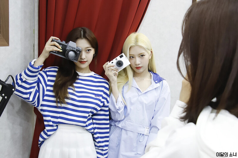 210501 Blockberry Creative Naver Post - Hyunjin, Kim Lip, Choerry & Yves, Good Neighbors Photoshoot Behind documents 3