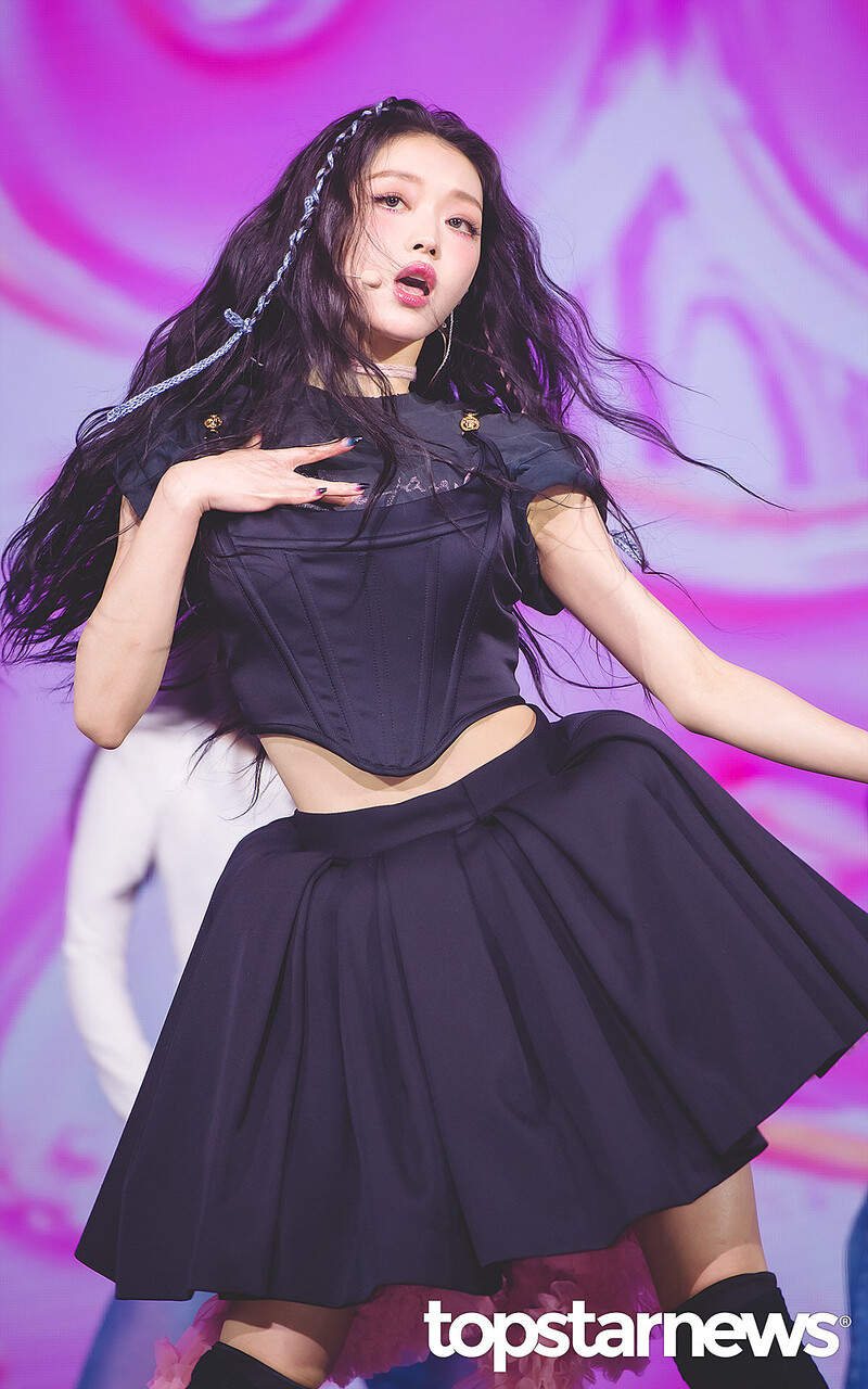 221114 OH MY GIRL Yooa 'SELFISH' Comeback Showcase documents 22