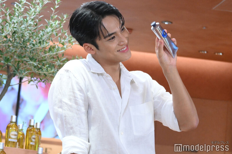 240521 SEVENTEEN Mingyu - L'OCCITANE Shibuya documents 22