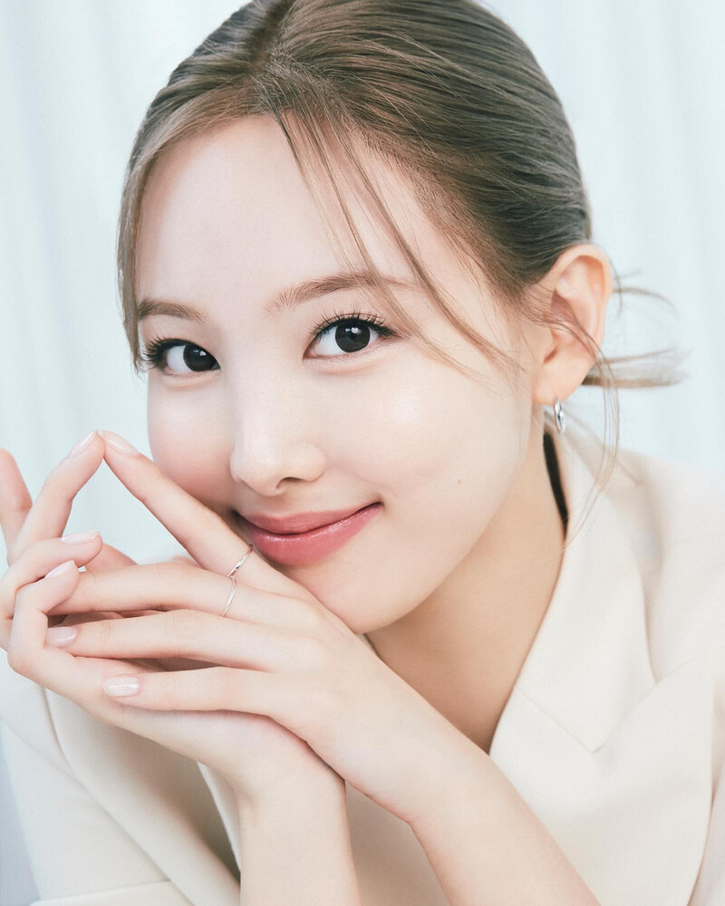 TWICE Nayeon x Biotherm 2022 documents 3