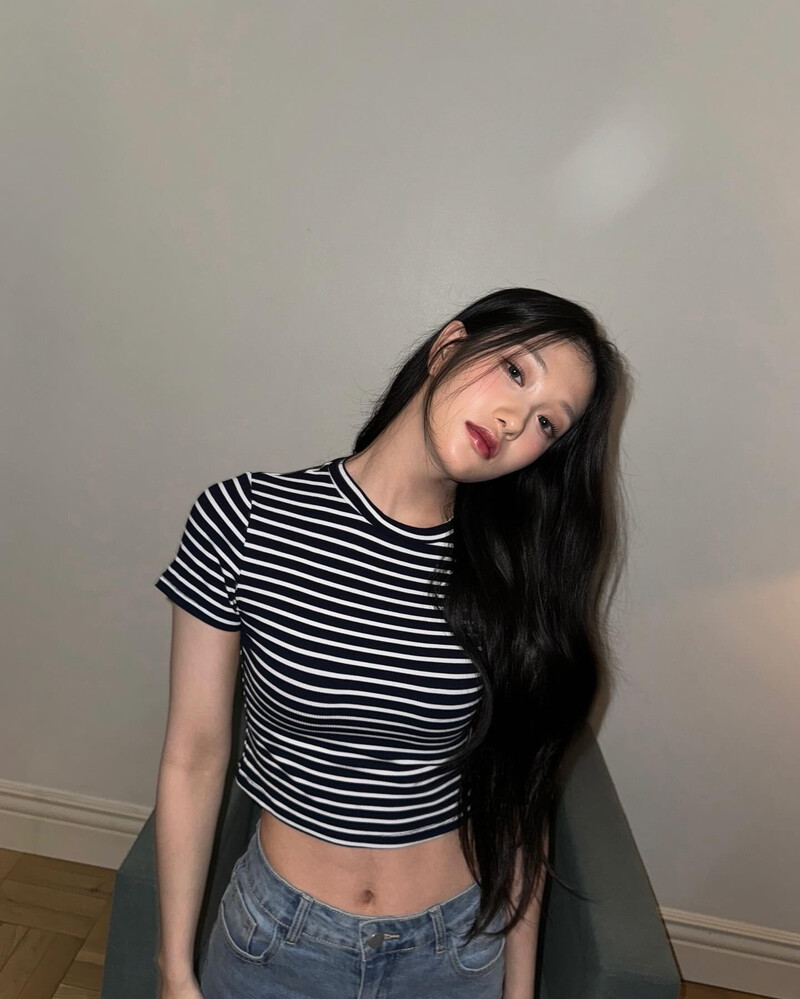 240801 Seoyeon Instagram Update documents 2