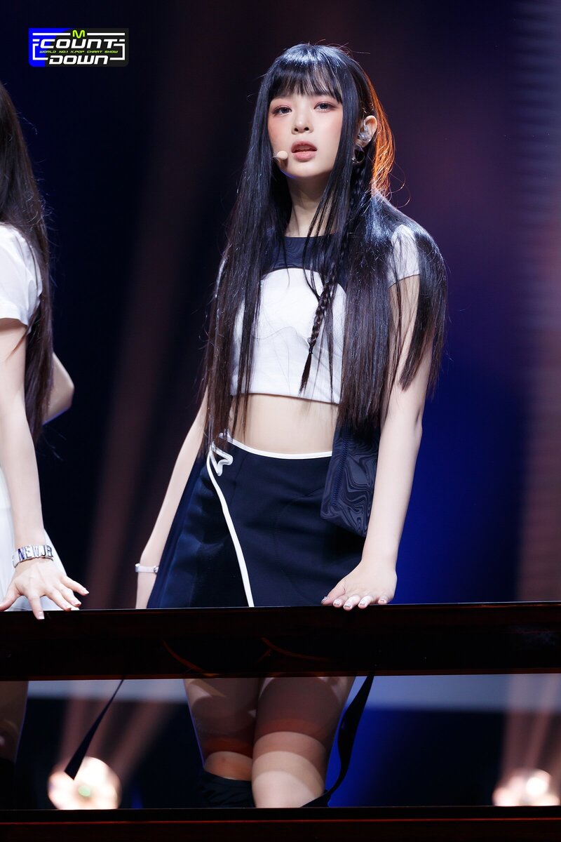 220804 NewJeans Hanni 'Cookie' at M Countdown documents 8