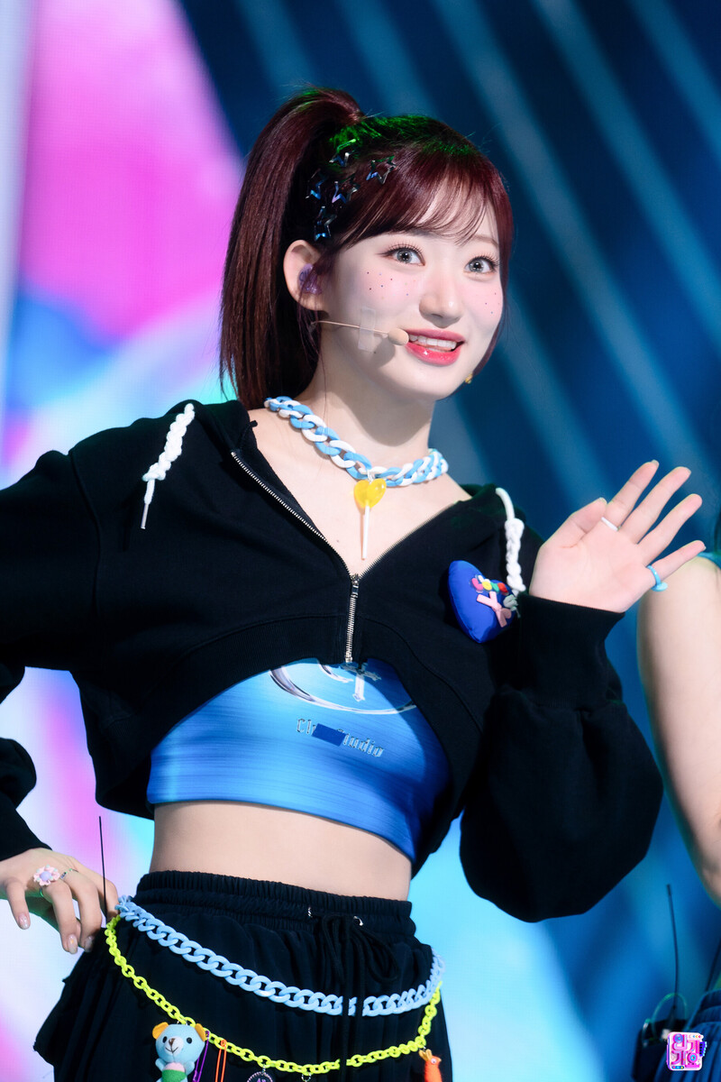 230402 Billlie Siyoon - 'EUNOIA' at Inkigayo documents 2