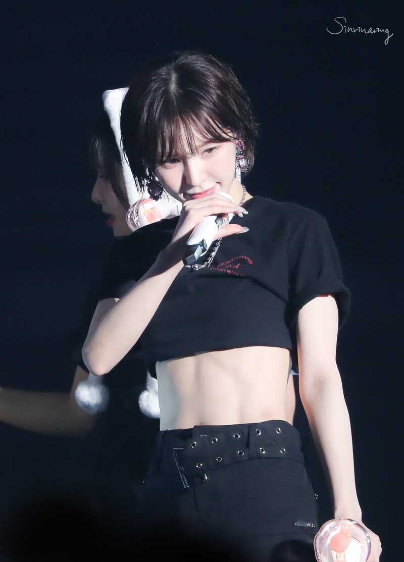 230401 Red Velvet Wendy - 'R to V' Concert in Seoul Day 1 documents 4