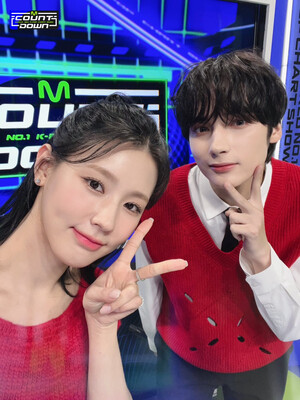 230209 M Countdown Twitter Update - Miyeon & Hueningkai