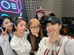 230410 APINK at KBS Radio Volume Up by Heize