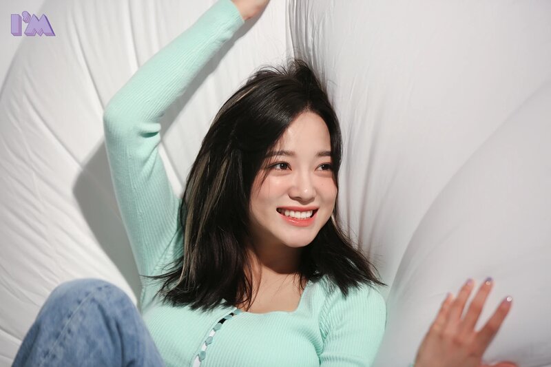 210330 Jellyfish Naver Post - Sejeong's 'I'm' 2nd Mini Album Jacket Behind documents 4