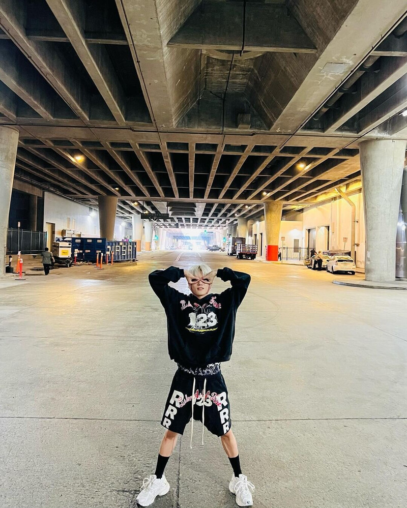 221008 NCT Taeyong Instagram Update with Mark Lee documents 6