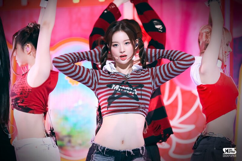 230326 NMIXX Sullyoon - 'Love Me Like This' at Inkigayo documents 2