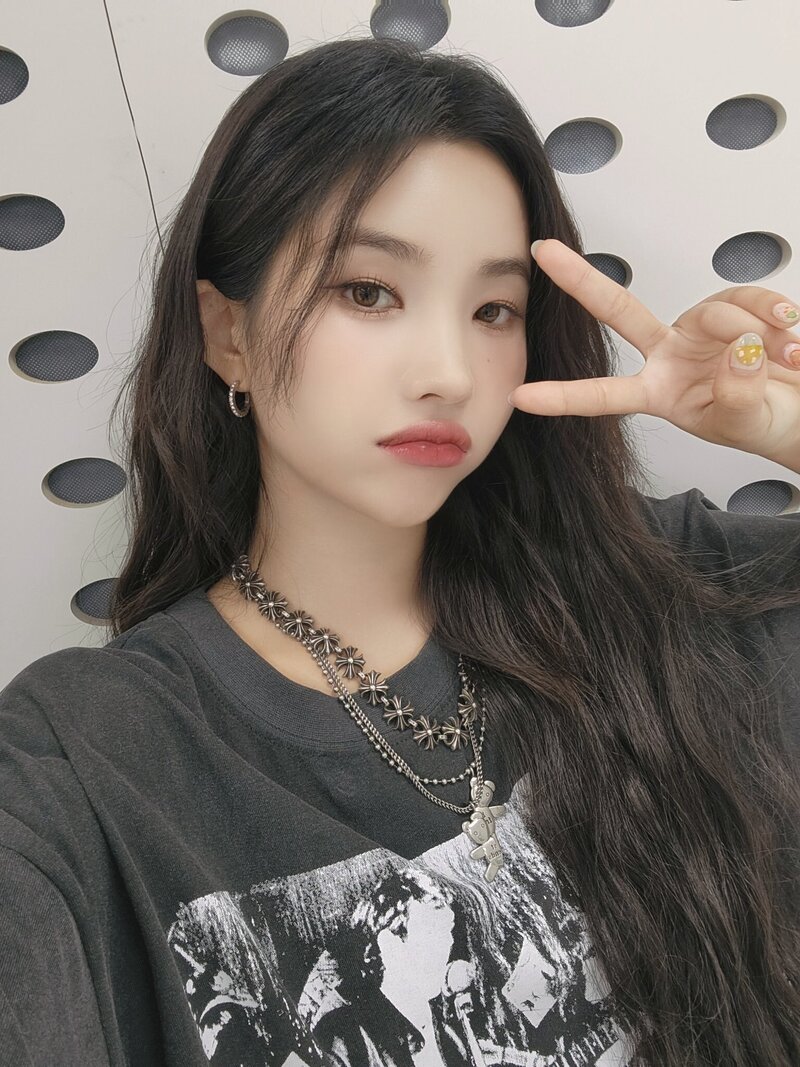 240504 - (G)I-DLE Twitter Update with SOYEON documents 2