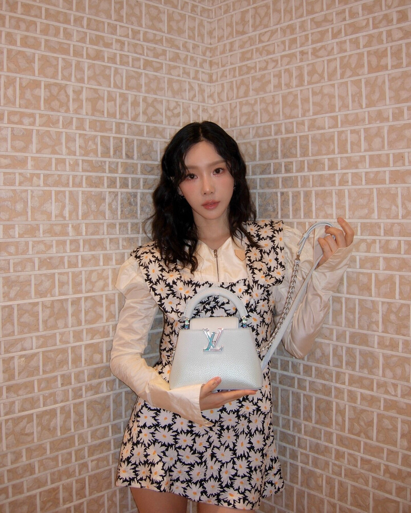 240530 Taeyeon Instagram Update documents 1