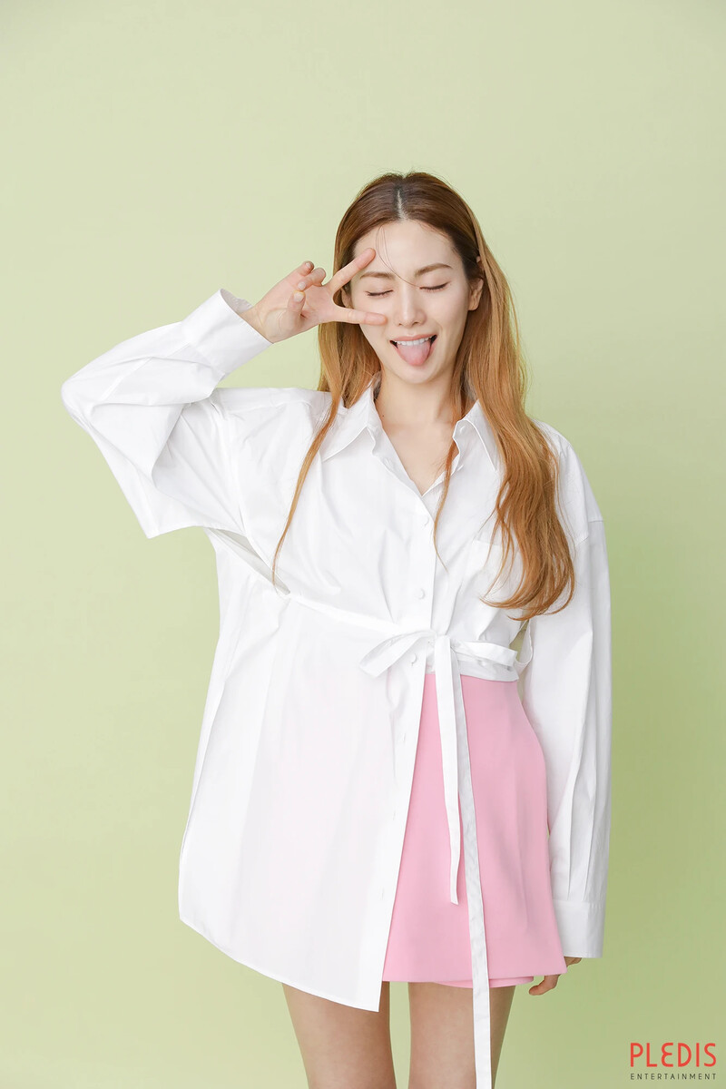 210316 Pledis Naver Post - Nana Dazed Korea Photoshoot Behind documents 14