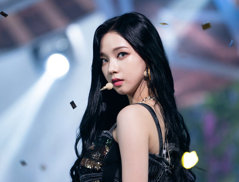 210530 aespa - 'Next Level' at Inkigayo documents 17