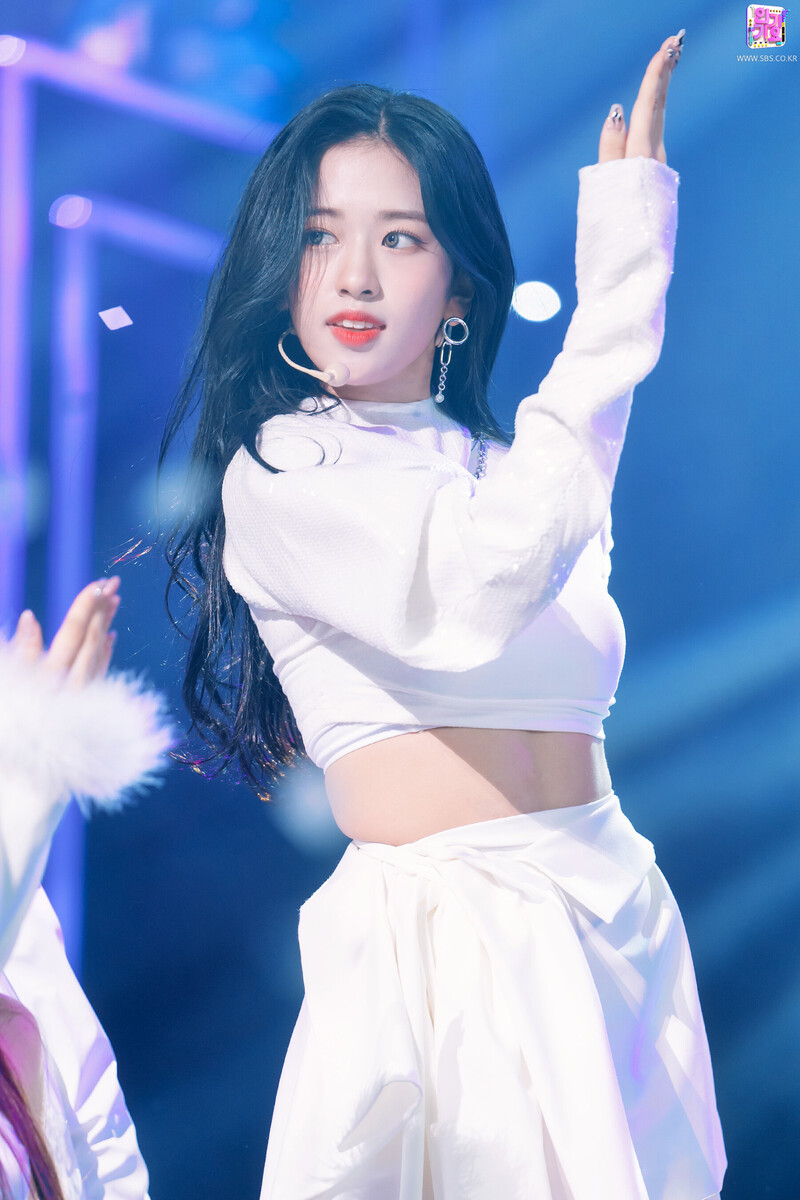 211212 IVE Yujin - "ELEVEN" at Inkigayo documents 10