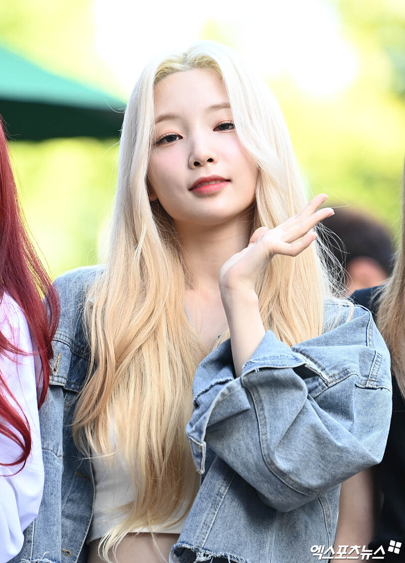 220902 Rocket Punch Yeonhee - Music Bank Commute documents 7