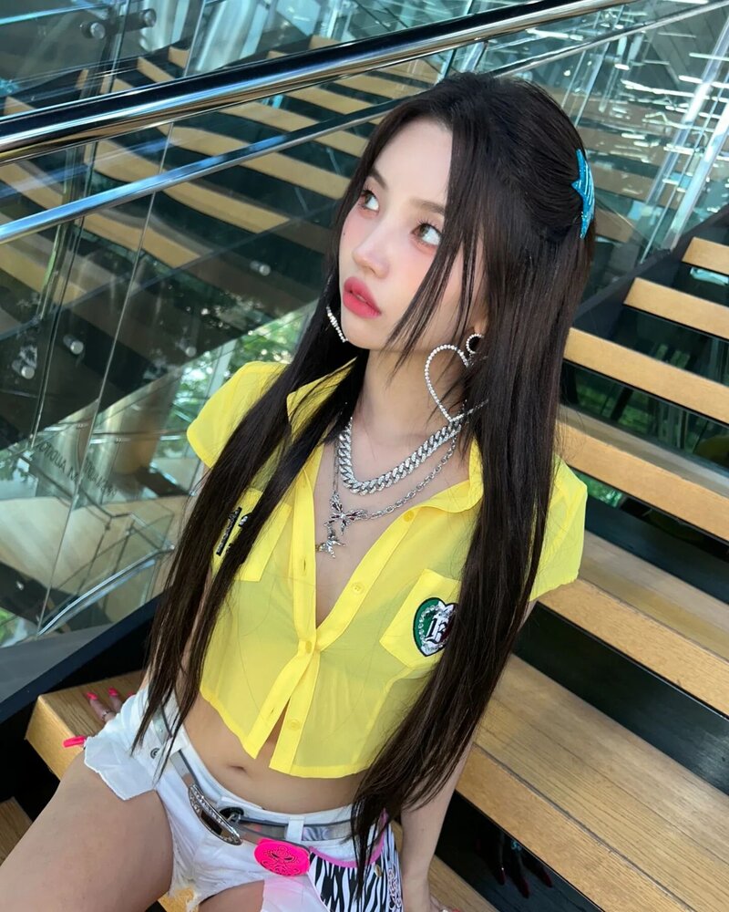 230523 - (G)I-DLE Soyeon Instagram Update documents 6