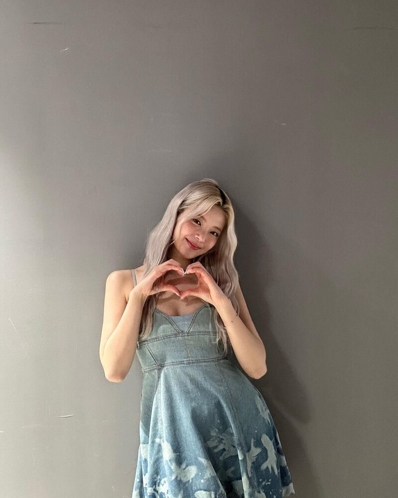 230619 - ITZY Lia Instagram Update documents 14