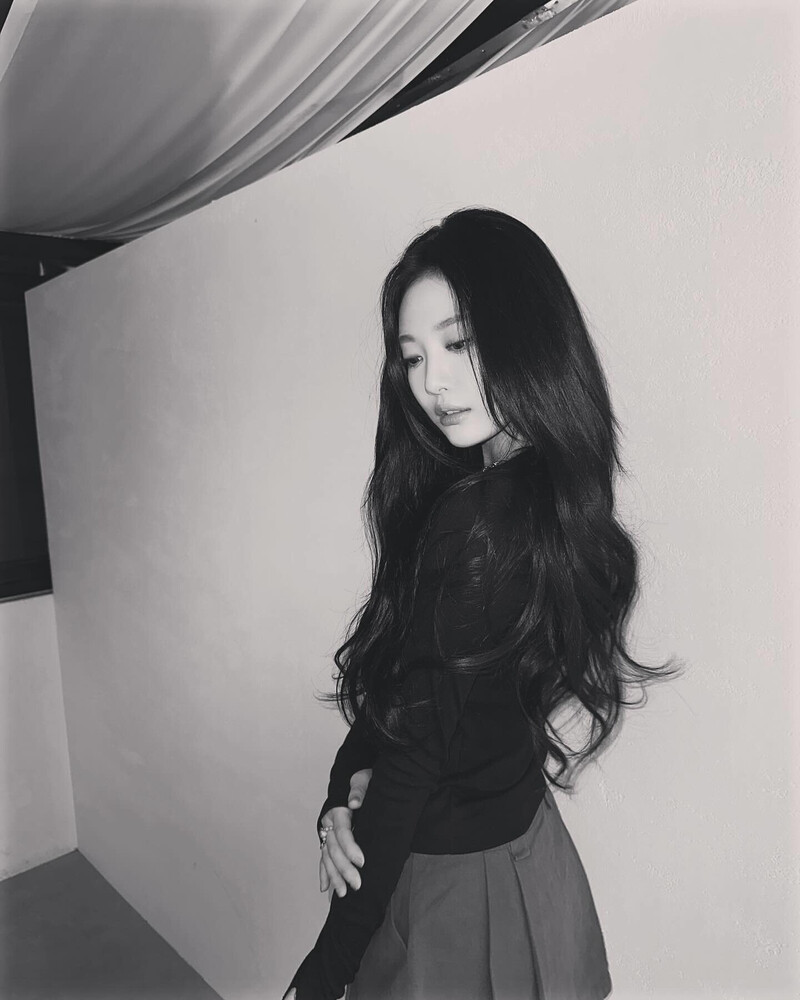 231121 - NINGNING Instagram Update documents 4