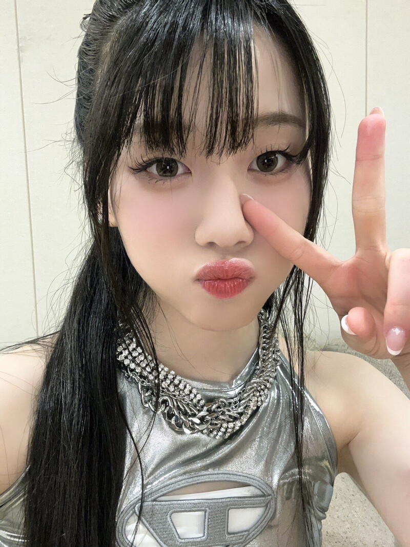 240414 ME:I Twitter Update - Ayane documents 1