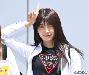 240418 Apink EUNJI - Knowing Bros commute