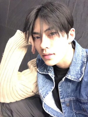 240425 Han Yu Seop MAKESTAR feed update