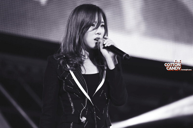 121021 Girls' Generation Taeyeon at GS& Concert documents 10