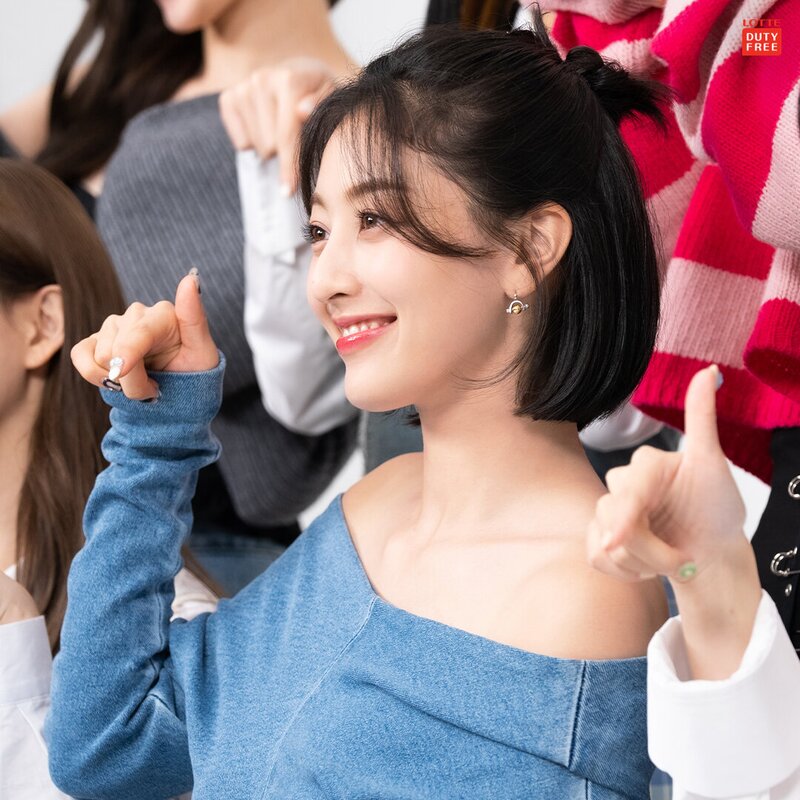 221220 TWICE x Lotte Duty Free Behind Photos documents 5