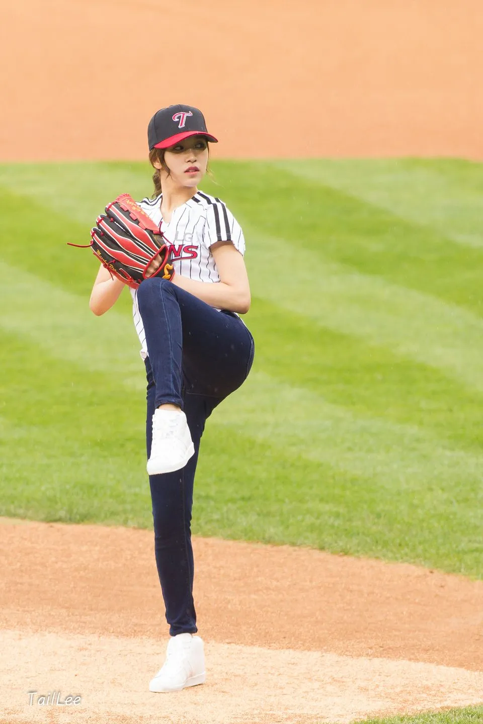 FY! MYOUI MINA — 160402 LG Twins Baseball Match @ Jamsil Stadium ©